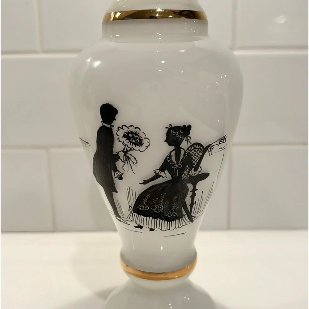 STUNNING! Vintage Black, White, and Gold Vase!